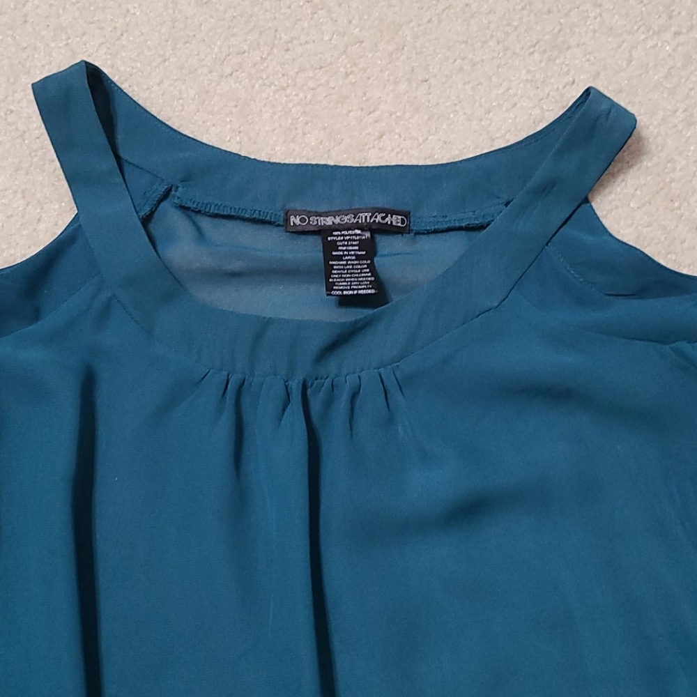 Shirt - Picture 2 of 4